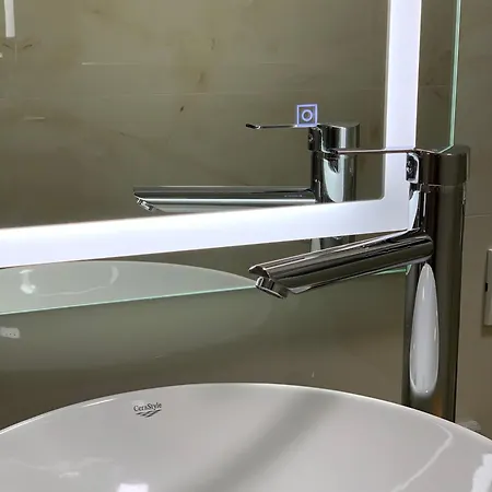 Nemanja Center * Durrës